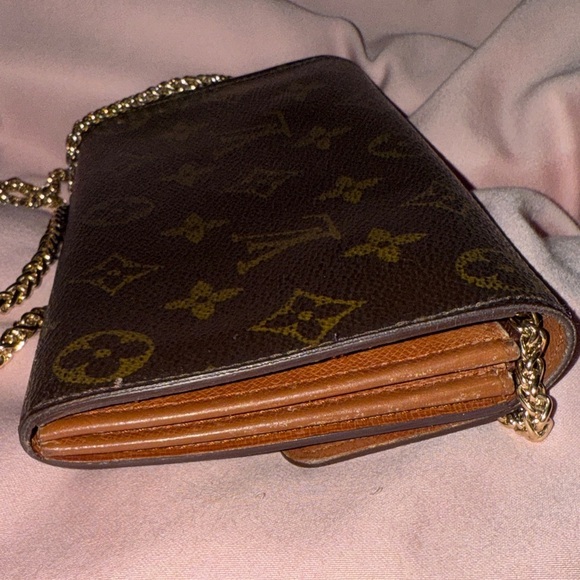 Louis Vuitton Brown and Gold Monogram Clutch - Picture 3 of 10